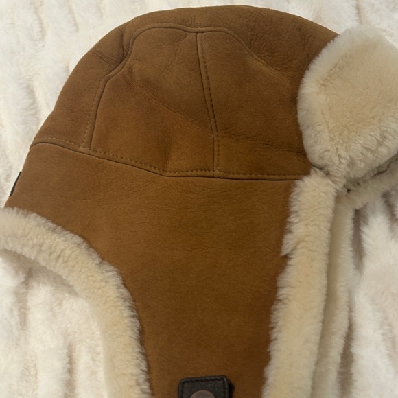 UGG Brown and Cream Shearling Hat Sheepskin - Picture 4 of 6